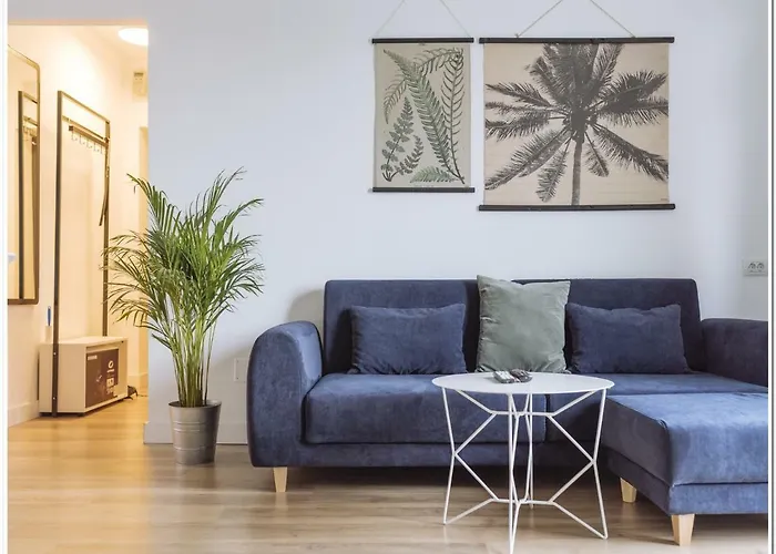 Spacious, Lovely, Bright In The Old Town *