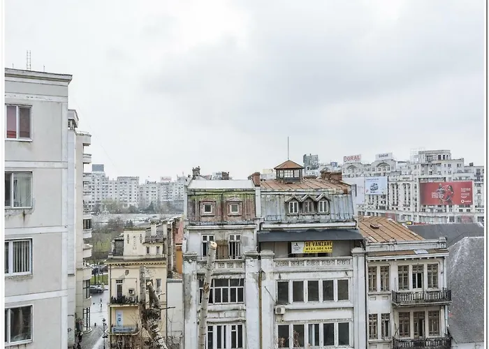 Spacious, Lovely, Bright In The Old Town *