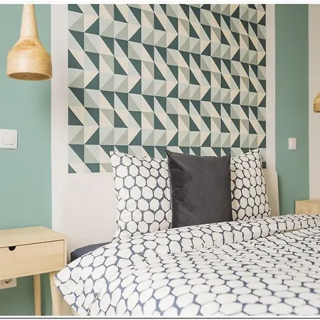 Spacious, Lovely, Bright In The Old Town