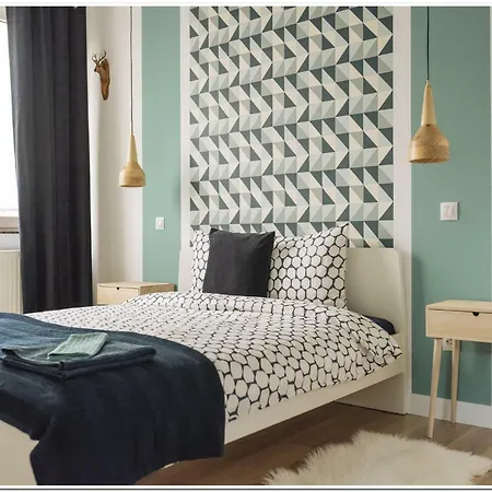 Apartamento Spacious, Lovely, Bright In The Old Town Bucarest