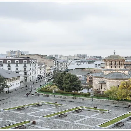 Spacious, Lovely, Bright In The Old Town