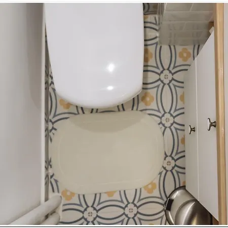 Apartamento Spacious, Lovely, Bright In The Old Town Bucarest