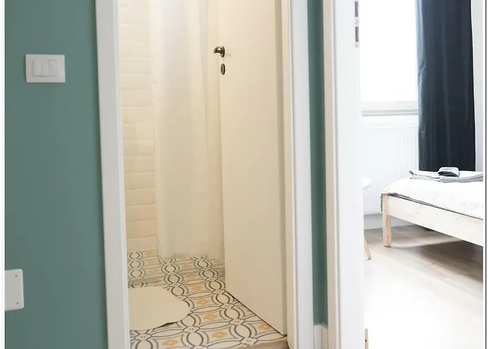 Spacious, Lovely, Bright In The Old Town