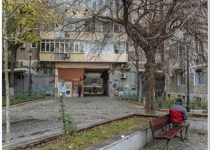 Apartman Spacious, Lovely, Bright In The Old Town Bukarest