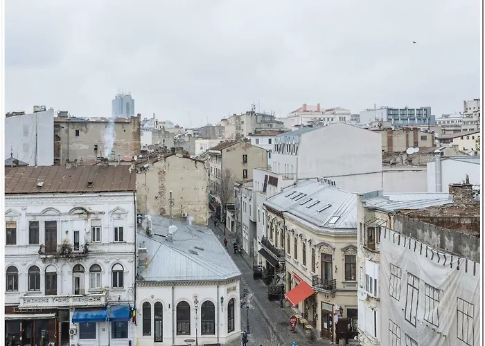 Spacious, Lovely, Bright In The Old Town *