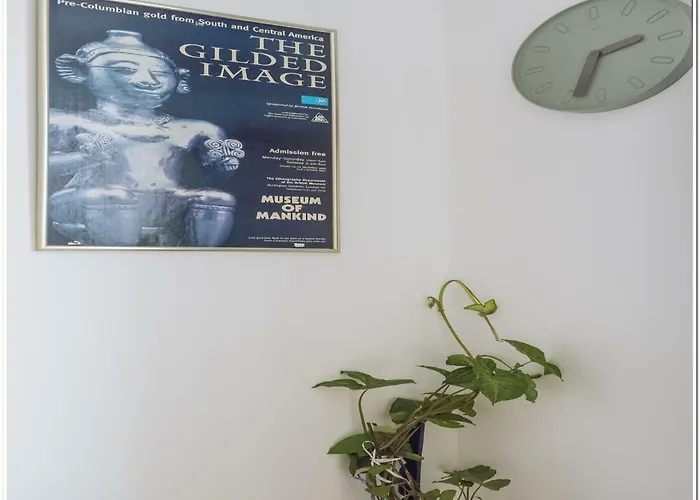 Spacious, Lovely, Bright In The Old Town Apartman