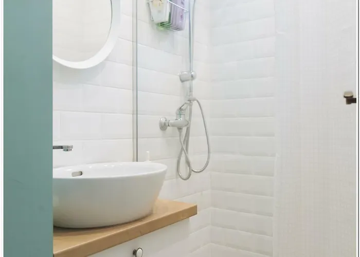 Apartman Spacious, Lovely, Bright In The Old Town Bukarest