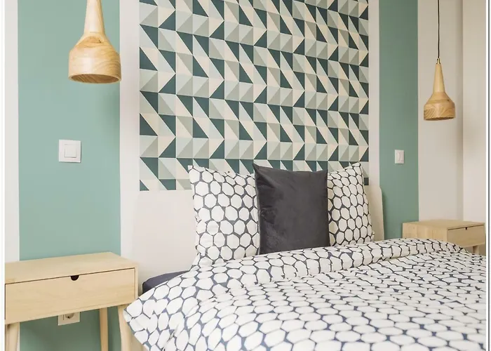 Spacious, Lovely, Bright In The Old Town