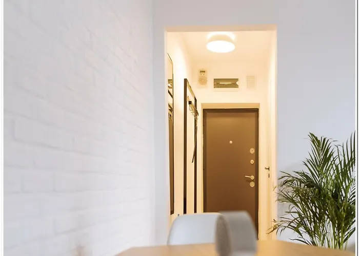 Spacious, Lovely, Bright In The Old Town