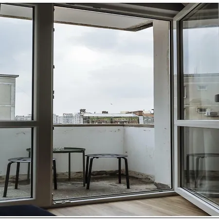 Spacious, Lovely, Bright In The Old Town Apartment *