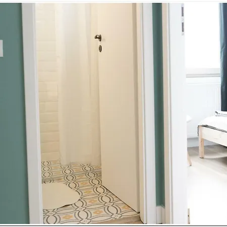 Spacious, Lovely, Bright In The Old Town