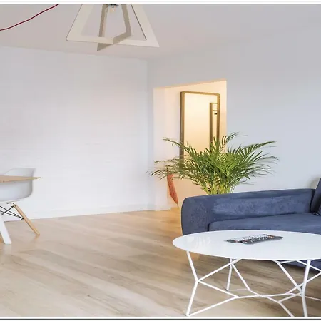 Apartment Spacious, Lovely, Bright In The Old Town