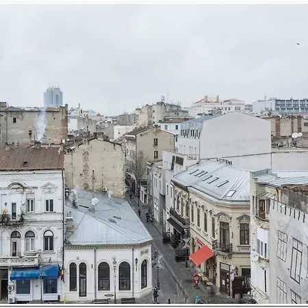 Spacious, Lovely, Bright In The Old Town *