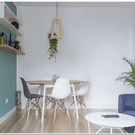 Spacious, Lovely, Bright In The Old Town Apartment